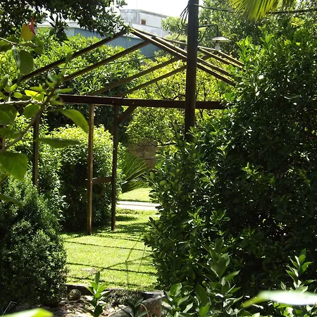 Bed & Breakfast Giardino Nascosto 4*