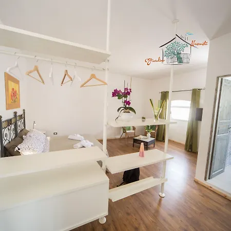 Bed & Breakfast Giardino Nascosto 4*