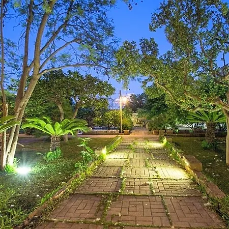 Bed & Breakfast Giardino Nascosto 4*